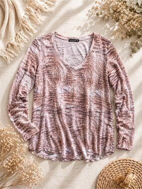 David Cline • Women’s Crushed V-Neck 3/4 Sleeve • Animal Print • XL